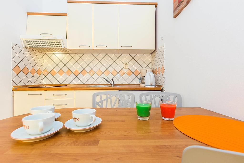 Apartments Dada Biograd Na Moru Oda fotoğraf