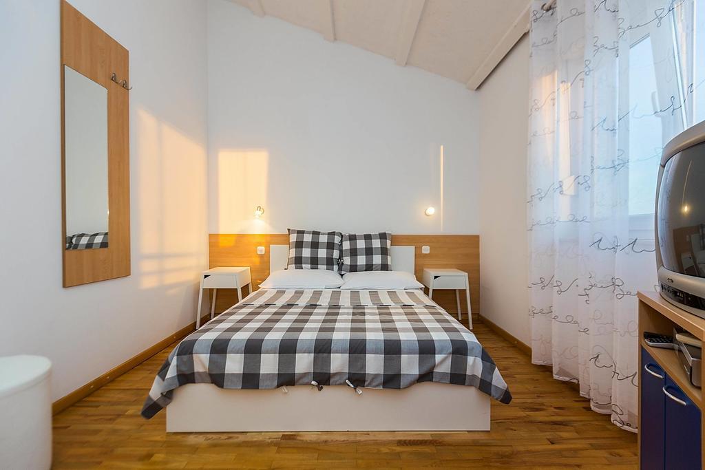 Apartments Dada Biograd Na Moru Oda fotoğraf